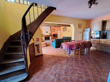 Fonds et murs commerciaux a vendre La Selle-Craonnaise 53800 Mayenne 733 m2  622800 euros