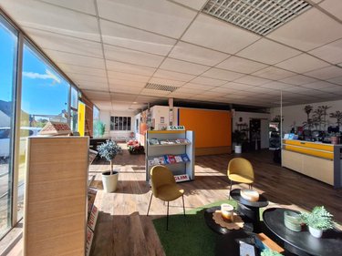 Fonds et murs commerciaux a vendre Mauron 56430 Morbihan 400 m2  167350 euros