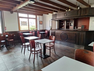 Fonds et murs commerciaux a vendre Mauron 56430 Morbihan 1468 m2  374000 euros