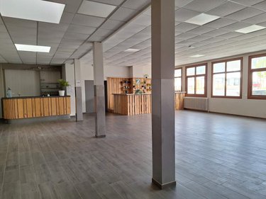 Fonds et murs commerciaux a vendre Mauron 56430 Morbihan 1468 m2  374000 euros