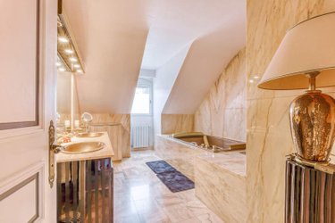 Fonds et murs commerciaux a vendre Le Mans 72000 Sarthe 244 m2  546000 euros