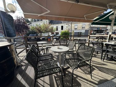 Fonds et murs commerciaux a vendre La Chartre-sur-le-Loir 72340 Sarthe 138 m2  231000 euros