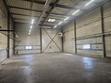 Location fonds et murs commerciaux Saint-Paterne-Racan 37370 Indre-et-Loire 1170 m2  5000 euros