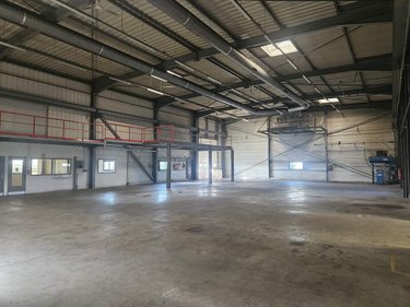 Location fonds et murs commerciaux Saint-Paterne-Racan 37370 Indre-et-Loire 1170 m2  5000 euros