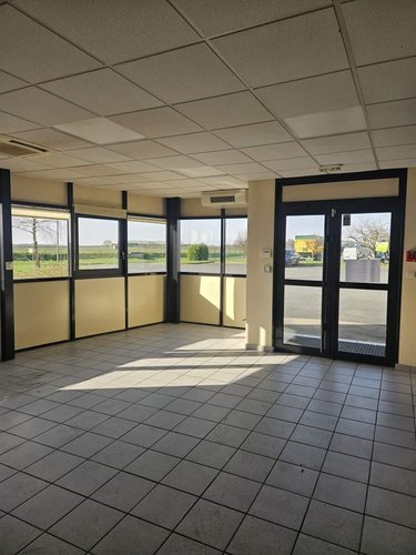 Location fonds et murs commerciaux Saint-Paterne-Racan 37370 Indre-et-Loire 1170 m2  5000 euros