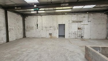 Fonds et murs commerciaux a vendre Saint-Saëns 76680 Seine-Maritime 200 m2  177300 euros