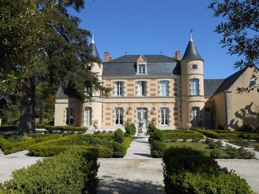 propriete a vendre Saint-Georges-lès-Baillargeaux 86130 Vienne 473 m2 10 pièces 1649000 euros
