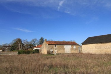 Maison a vendre Vouillé 86190 Vienne 200 m2  109000 euros