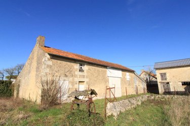 Maison a vendre Vouillé 86190 Vienne 200 m2  109000 euros