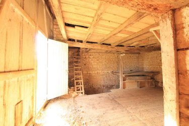 Maison a vendre Vouillé 86190 Vienne 200 m2  109000 euros
