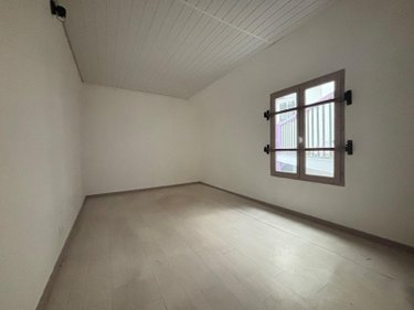 Location fonds et murs commerciaux Chagny 71150 Saône-et-Loire 37 m2  493 euros