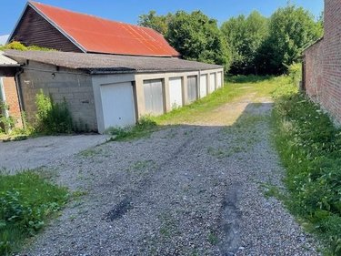 Garage et parking a vendre Abbeville 80100 Somme 230 m2  81900 euros