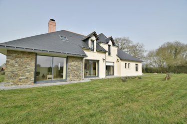 Maison a vendre Val d'Erdre-Auxence 49370 Maine-et-Loire 155 m2 6 pièces 366800 euros