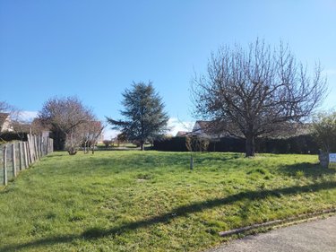 Terrain a batir a vendre La Guierche 72380 Sarthe 795 m2  47760 euros