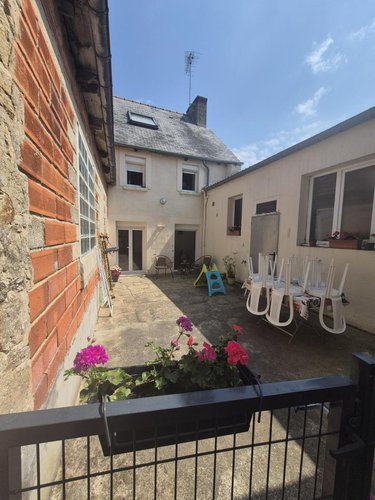 Immeuble a vendre Broons 22250 Côtes-d'Armor 232 m2  278250 euros