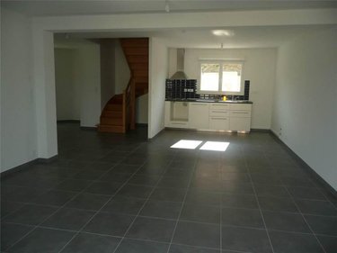 Location maison Dole 39100 Jura 98 m2 4 pièces 900 euros