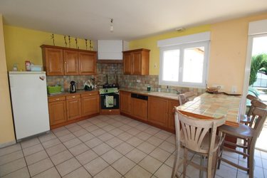 Maison a vendre Saintes 17100 Charente-Maritime 126 m2 5 pièces 278038 euros