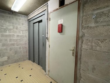 Fonds et murs commerciaux a vendre Locminé 56500 Morbihan 290 m2  230080 euros