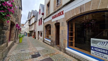 Fonds et murs commerciaux a vendre Morlaix 29600 Finistère 154 m2  115610 euros