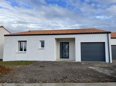 Location maison Sainte-Hermine 85210 Vendée 106 m2 5 pièces 950 euros