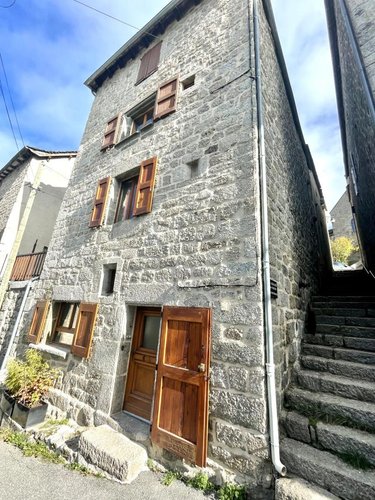 Immeuble a vendre Serverette 48700 Lozère 146 m2  259000 euros