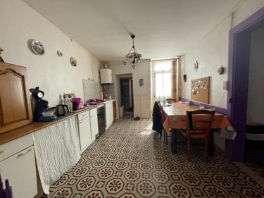 Immeuble a vendre Montfort-le-Gesnois 72450 Sarthe 195 m2  157100 euros