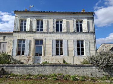 Maison a vendre Préguillac 17460 Charente-Maritime 157 m2 6 pièces 167872 euros