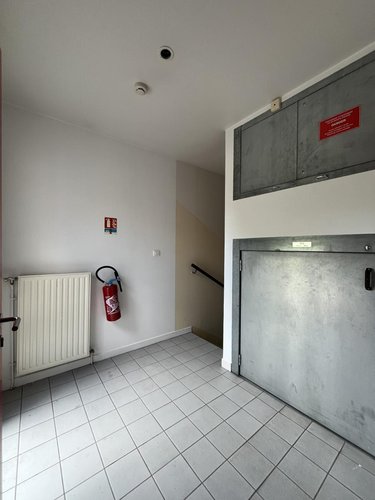 Fonds et murs commerciaux a vendre Laon 02000 Aisne 860 m2  999000 euros