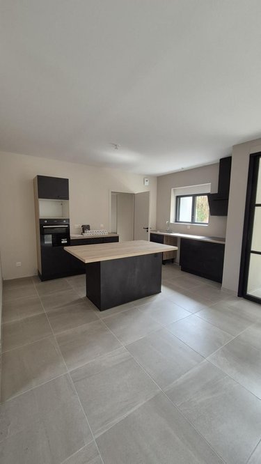 Location maison Landivisiau 29400 Finistère 155 m2 7 pièces 1225 euros