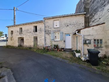 Maison a vendre Saintes 17100 Charente-Maritime 39 m2 2 pièces 70000 euros