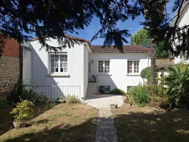 Maison a vendre Saintes 17100 Charente-Maritime 147 m2 8 pièces 374000 euros