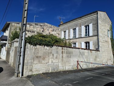Maison a vendre Saintes 17100 Charente-Maritime 92 m2 4 pièces 236070 euros
