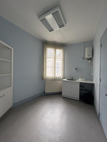 Fonds et murs commerciaux a vendre Laon 02000 Aisne 113 m2  119000 euros