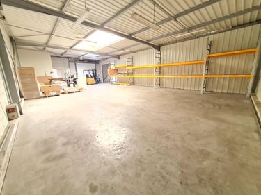 Fonds et murs commerciaux a vendre Montoire-sur-le-Loir 41800 Loir-et-Cher 696 m2  675350 euros