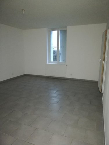 Location maison Villeperdue 37260 Indre-et-Loire 127 m2  850 euros