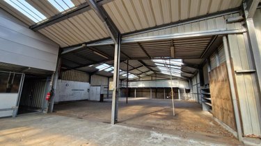 Fonds et murs commerciaux a vendre Plourin-lès-Morlaix 29600 Finistère 1094 m2  514050 euros