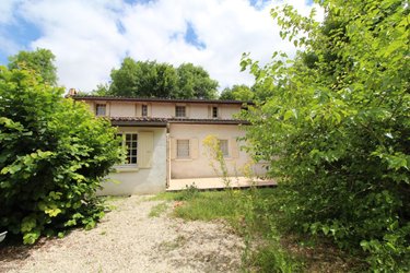 Maison a vendre Saintes 17100 Charente-Maritime 405 m2 11 pièces 592800 euros