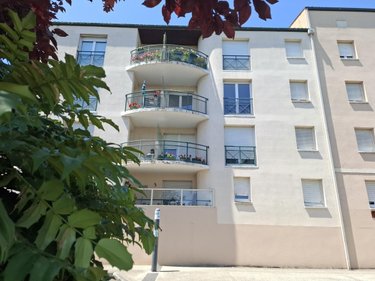 Appartement a vendre Saintes 17100 Charente-Maritime 63 m2 3 pièces 177314 euros