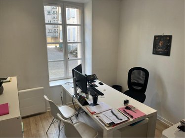 Location fonds et murs commerciaux Rennes 35000 Ille-et-Vilaine 110 m2  2050 euros