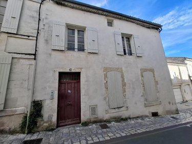 Appartement a vendre Saintes 17100 Charente-Maritime 54 m2 2 pièces 105000 euros