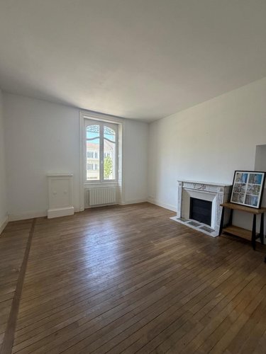Fonds et murs commerciaux a vendre Angers 49000 Maine-et-Loire 373 m2  1467200 euros