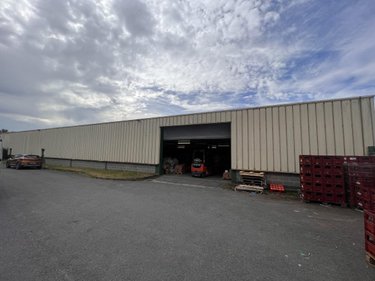 Location fonds et murs commerciaux Iwuy 59141 Nord 1300 m2  2700 euros