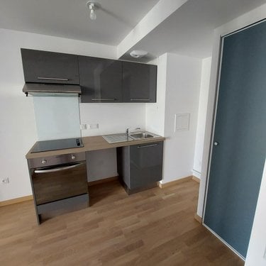 Location appartement Reims 51100 Marne 41 m2 1 pièce 620 euros
