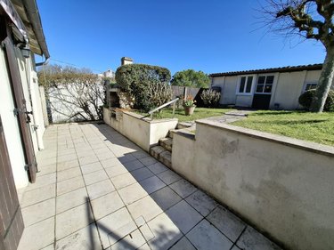 Maison a vendre Saintes 17100 Charente-Maritime 90 m2 3 pièces 157380 euros