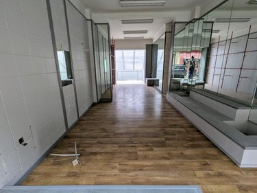 Fonds et murs commerciaux a vendre Vire-Normandie 14500 Calvados 58 m2  72760 euros