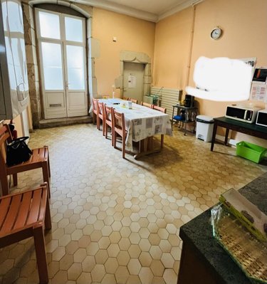 Fonds et murs commerciaux a vendre Dole 39100 Jura 153 m2  190000 euros