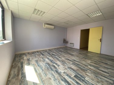 Fonds et murs commerciaux a vendre Montargis 45200 Loiret 34 m2  38900 euros