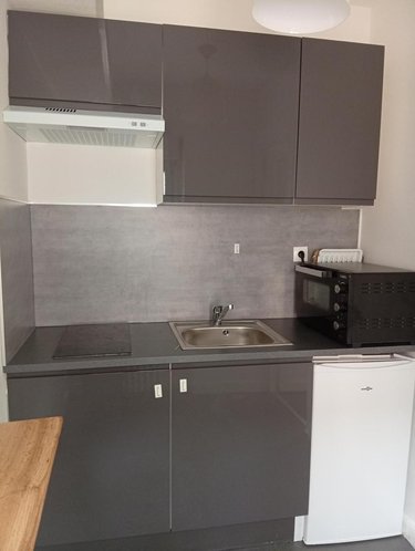 Location appartement Reims 51100 Marne 18 m2 1 pièce 420 euros