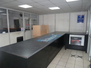 Fonds et murs commerciaux a vendre Caudry 59540 Nord 1100 m2  188640 euros