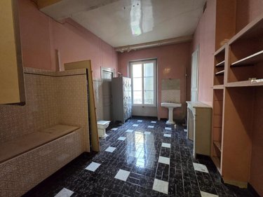 Fonds et murs commerciaux a vendre Montargis 45200 Loiret 336 m2  329600 euros